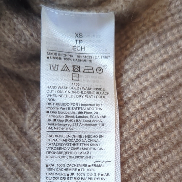 Banana Republic Cashmere Sweater - Picture 5 of 6